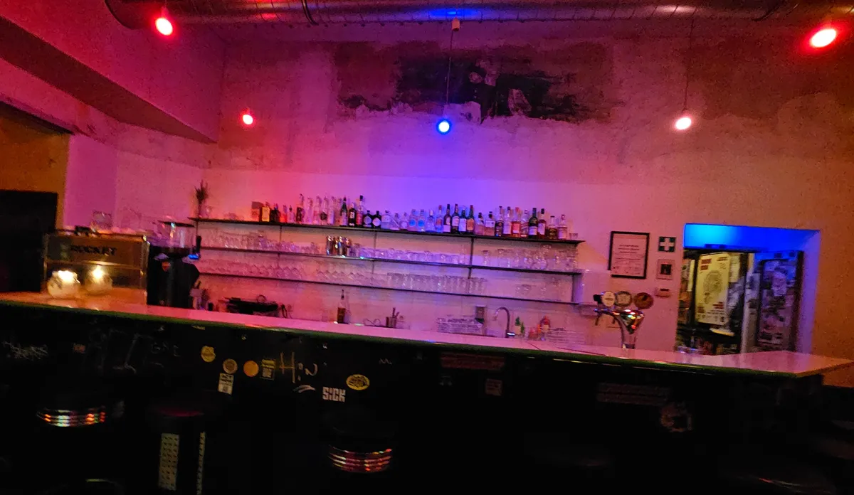 neue bar